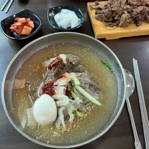 돈쌈냉면 사진