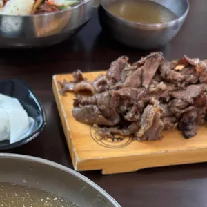 돈쌈냉면 사진