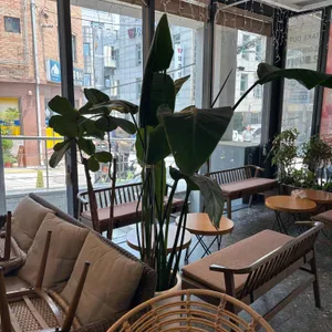 카페 머물다 사진 2