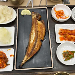 부산에뜬고등어 사진
