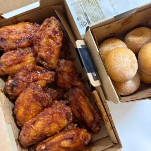 교촌치킨 사진