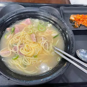 삶은고기국수 사진