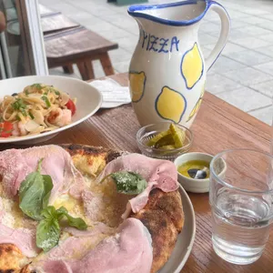 vivo pizza 사진