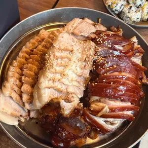 나무오향족발 사진