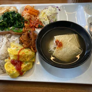 돈내기 한식뷔페 사진