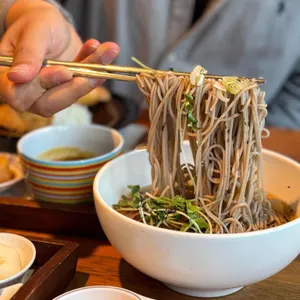 명호야 식탁 사진