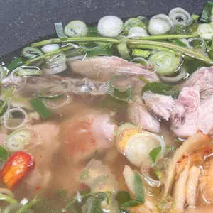 솥뚜껑에 퐁닭한마리 사진
