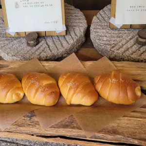자연도 소금빵 in 연남 사진