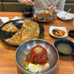 벚골도토리막국수 사진
