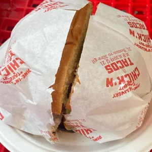 치킨앤타코스 사진
