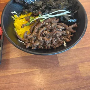 육초연 사진