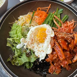 무지개돌솥밥 사진