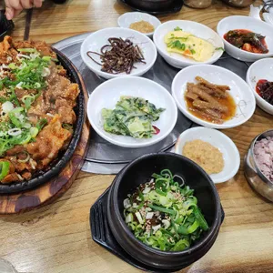 웰빙우렁이쌈밥 사진