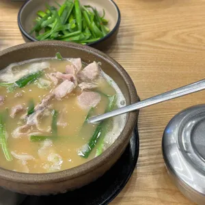 더진국 수육국밥 사진