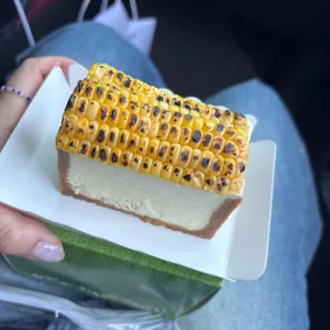 오프더월 사진