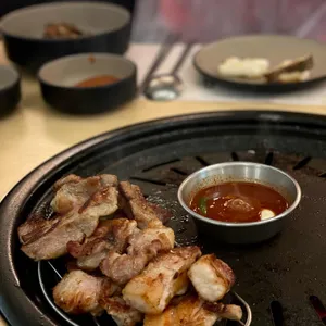 육화연 사진