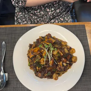 메이탄 사진