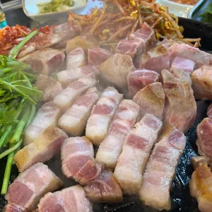 할매솥뚜껑삼겹살 사진