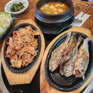 섬마을 솥밥 사진