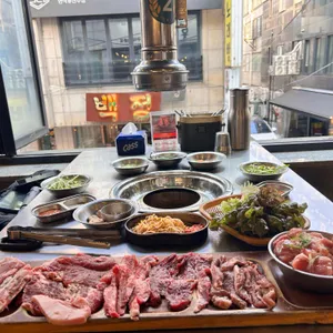 육병장 사진