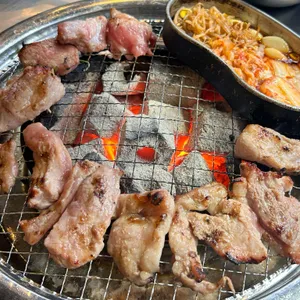 육병장 사진