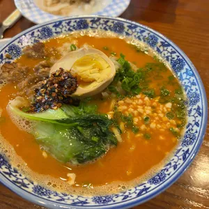 진허우 사진