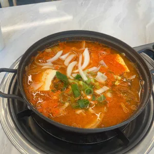 월수금통돼지김치찌개 사진