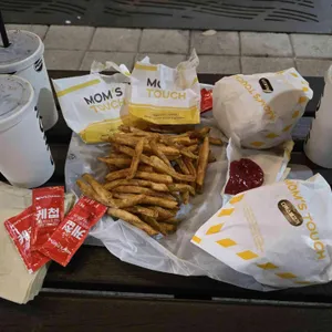 맘스터치 사진