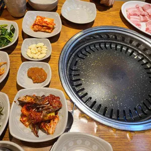 두메골돌솥쌈밥 사진