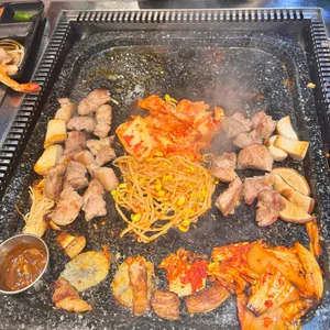 더큰돌판오겹 대표 사진