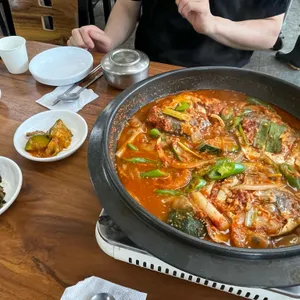 무쇠솥이천쌀밥두꺼비 사진