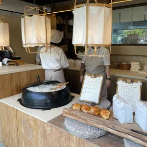 자연도 소금빵 in 연남 리뷰 사진