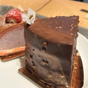 폴 바셋 강남역 사진