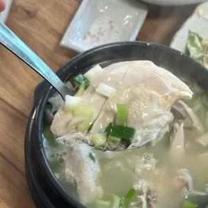아리아 영계백숙 왕갈비탕 사진