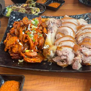 일순이네매운양념왕족발보쌈 사진