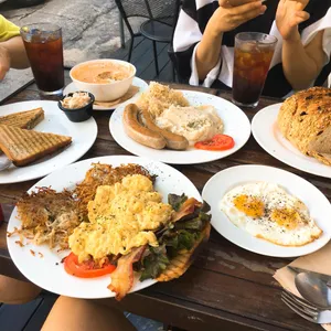 더베이커스테이블 사진