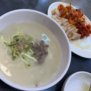 훼미리손칼국수 사진