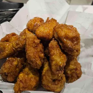 교촌치킨 사진