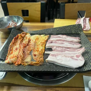 찌개랑뚱돼지랑 사진
