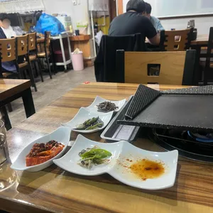 찌개랑뚱돼지랑 사진