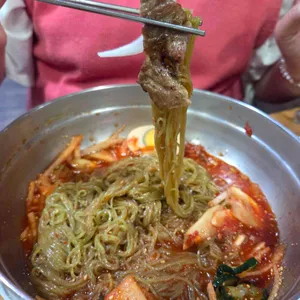 장미냉면 사진