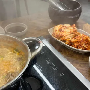 얼크니 샤브샤브 칼국수 사진