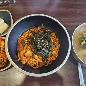 동백보쌈칼국수 사진