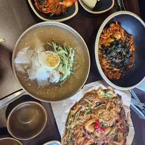 동백보쌈칼국수 사진