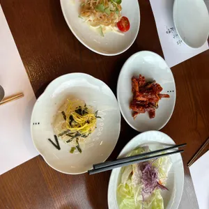 로움 한정식 사진