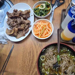 서울돼지불백갈비막국수 사진