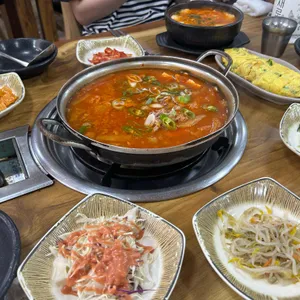 고향집뚝배기 사진