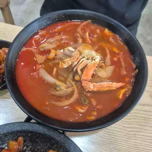 돌위에짜장 사진