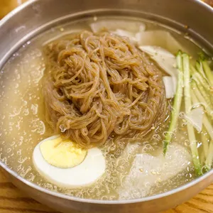 육쌈냉면 사진