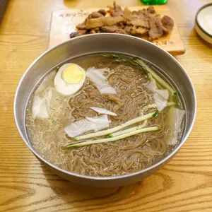 육쌈냉면 사진